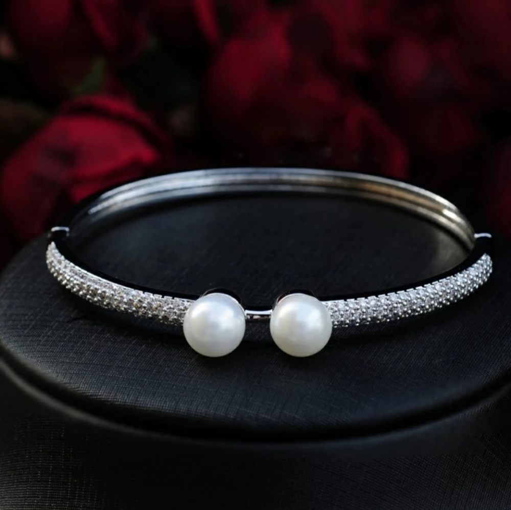Pearl bangle